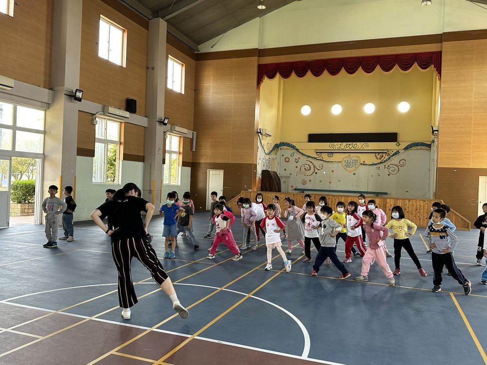 崙坪國小成果照片 1