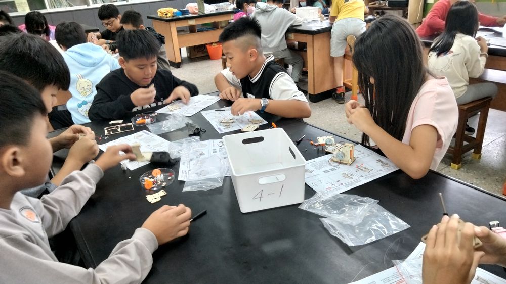 潛龍國小成果照片 1