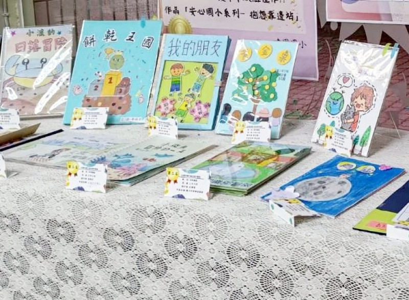 建國國小成果照片 2