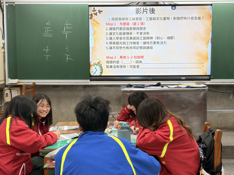 竹圍國中成果照片 1