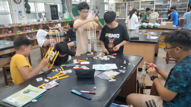 潛龍國小成果照片 3